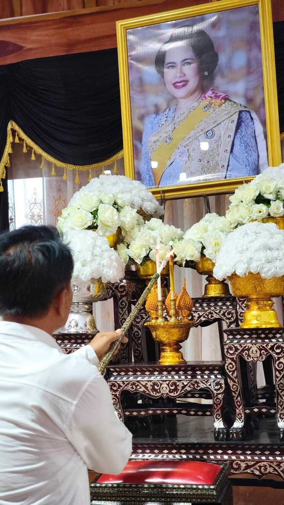 พิธีสวดพระพุทธมนต์และเจริญจิตตภาวนาอุทิศถวายพระราชกุศลแด่สมเด็จพระนางเจ้าสิริกิติ์ พระบรมราชินีนาถ พระบรมราชชนนีพันปีหลวง ณ เจดีย์ค่าน้ำนม วัดลาดชิด