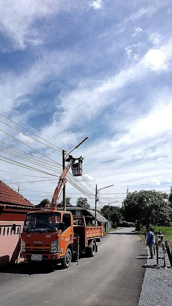 องค์การบริหารส่วนตำบลลาดชิด โดย นายชวฤทธิ์ บริสุทธิ์ นายกองค์การบริหารส่วนตำบลลาดชิดได้ดำเนินการปรับปรุงภูมิทัศน์ ซ่อมแซมผิวถนนที่ชำรุดภายใน ตำบลลาดชิด